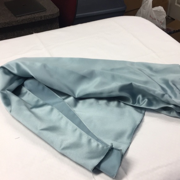 Mid knee satin dress - Picture 6 of 8